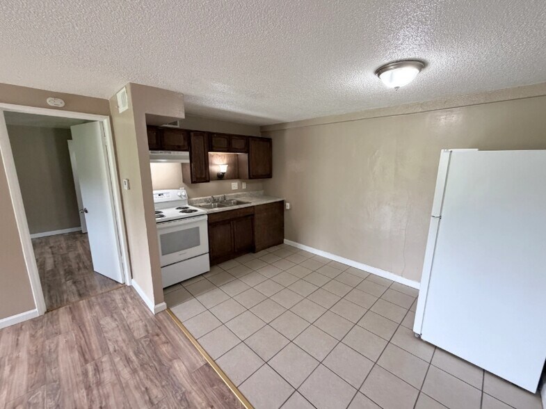 More Photos Of 9639-9640 Diamond Dr, Saint Louis Apartments For Sale