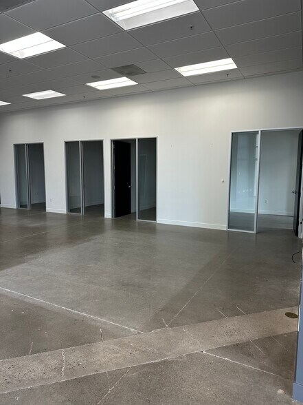 More Photos Of 9040 Brentwood Blvd, Brentwood Flex For Sale