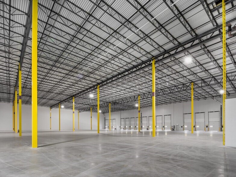 More Photos Of 384-386 South St, Shrewsbury Distribution For Lease