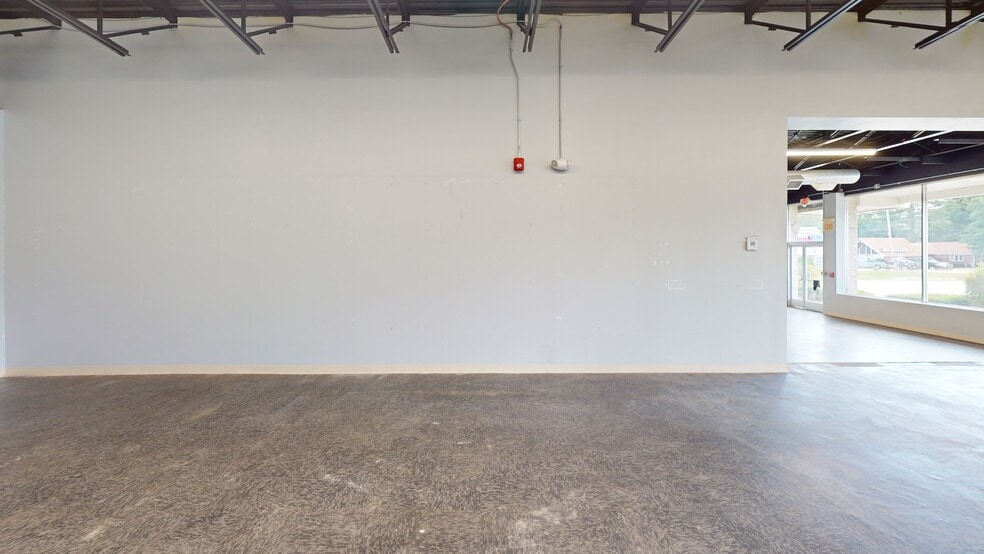 More Photos Of 18 Plaistow Rd, Plaistow Unknown For Lease
