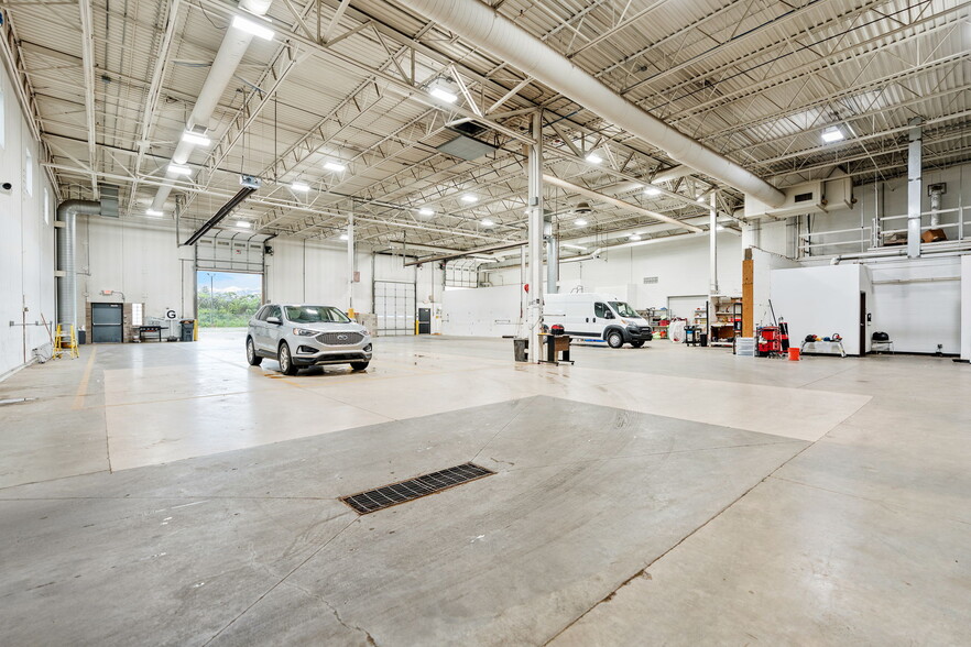 More Photos Of 2905 Lexington Ave S, Eagan Flex For Sale