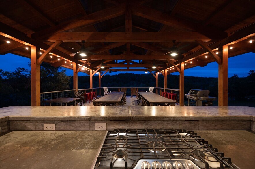 More Photos Of 7400 McGregor Ln, Dripping Springs Hotel For Sale