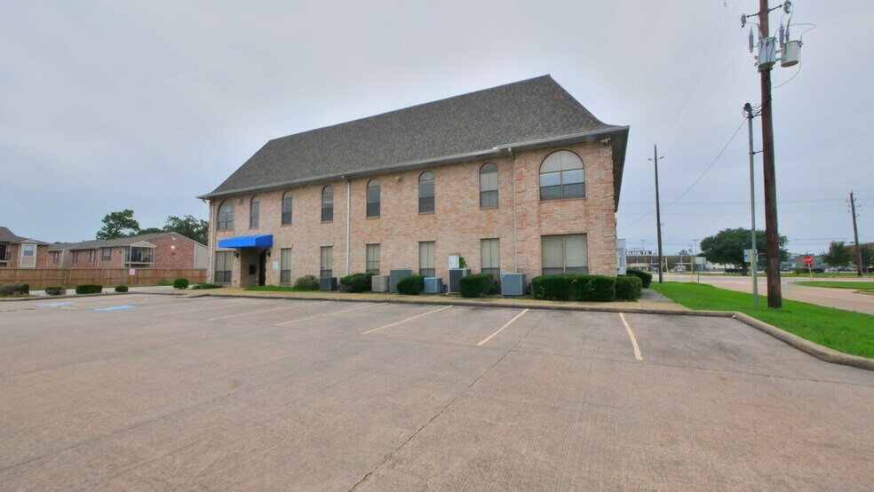 More Photos Of 16422 Stuebner Airline Rd, Spring Loft Creative Space For Sale