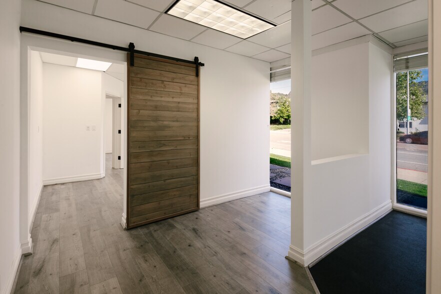 More Photos Of 2505 Canada Blvd, Glendale Office For Lease
