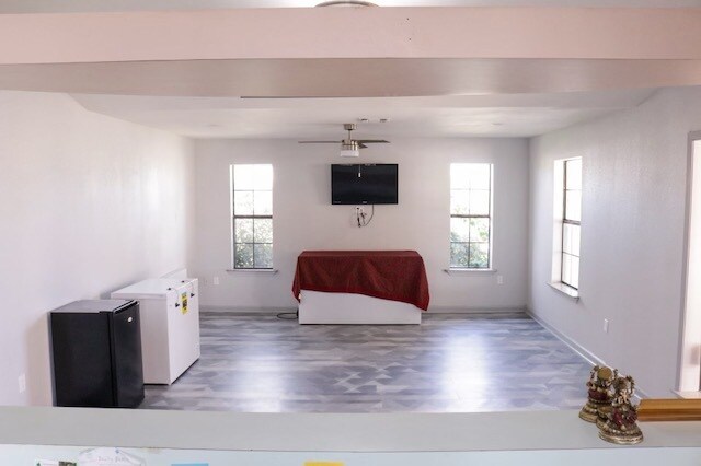 More Photos Of 1927 W Oaklawn Rd, Pleasanton Hotel For Sale