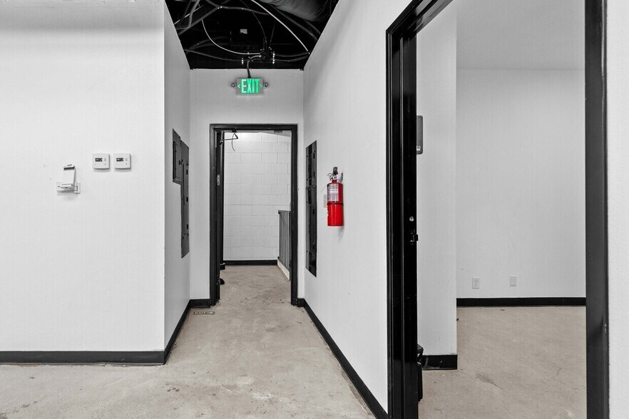 More Photos Of 9036 Winnetka Ave, Northridge Loft Creative Space For Lease