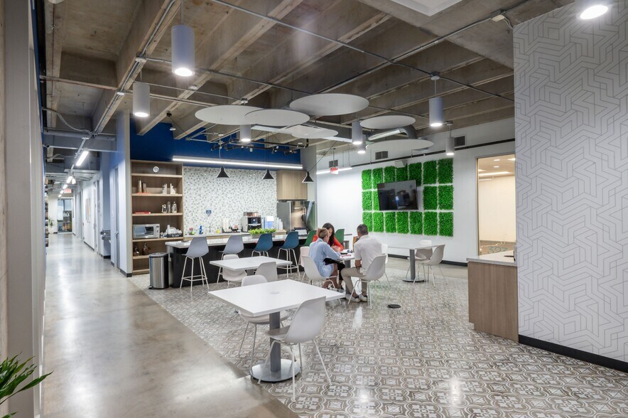 More Photos Of 5757 Woodway Dr, Houston Coworking Space