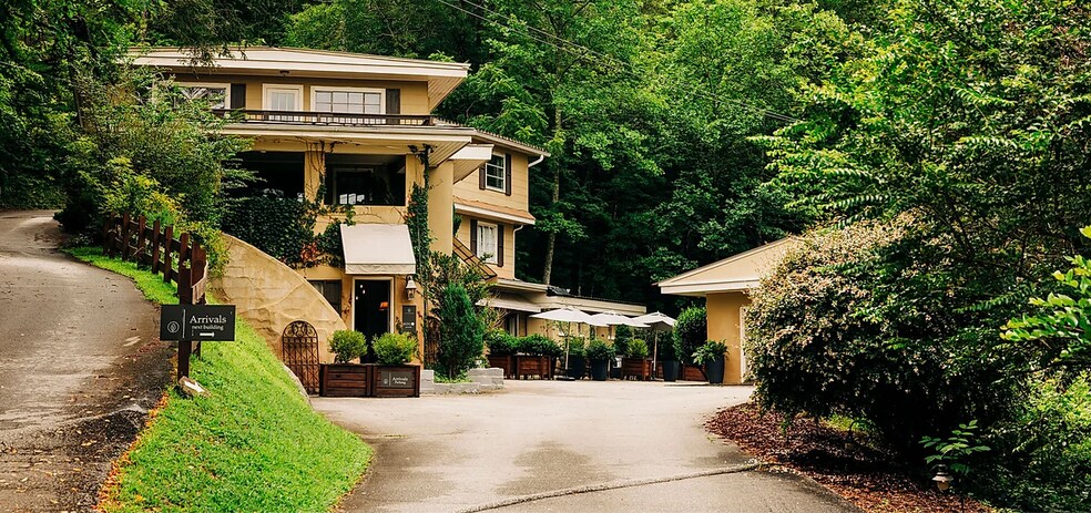 More Photos Of 171 Lakeview Lodge Dr, Bryson City Hotel For Sale