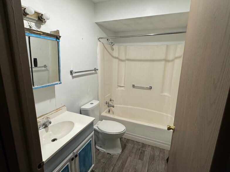 More Photos Of 237 Sherrad St, Marlinton Apartments For Sale