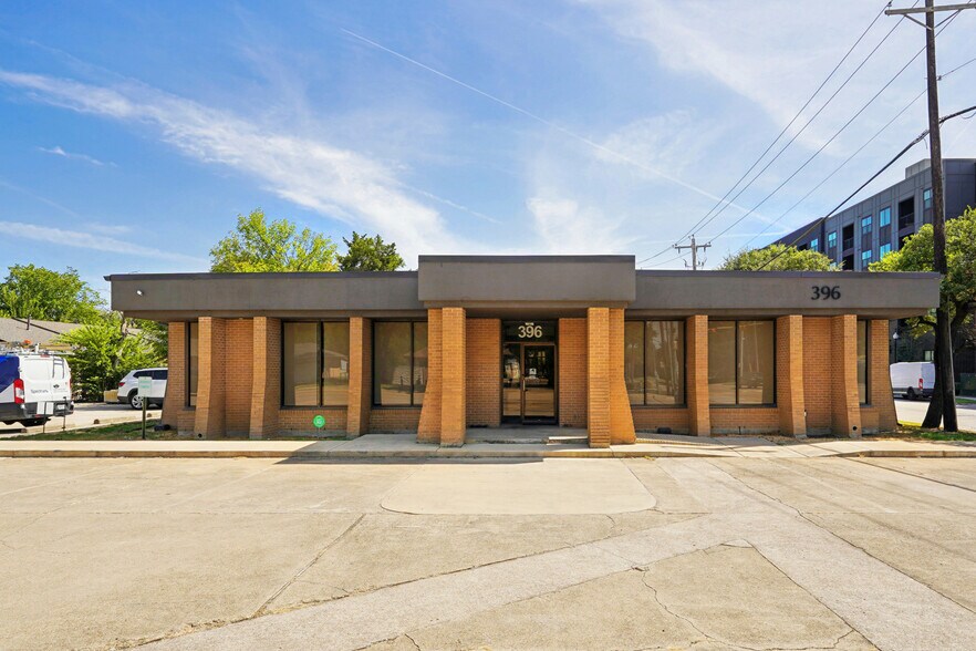 More Photos Of 396 W Main St, Lewisville Medical For Sale