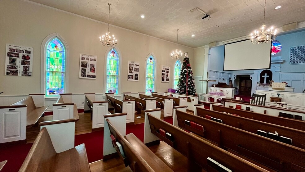 More Photos Of 302 S Commerce St, Aulander Religious Facility For Sale