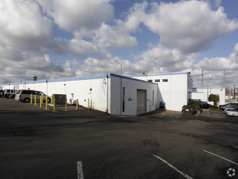 More Photos Of 316 Courtland Ave, Stamford Warehouse For Lease