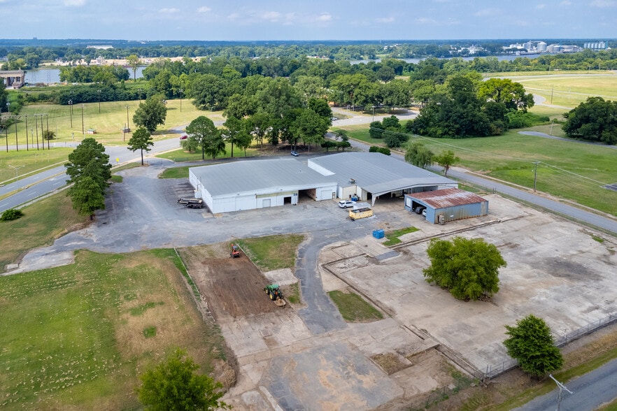 More Photos Of 714 Calhoun St, Little Rock Industrial For Sale