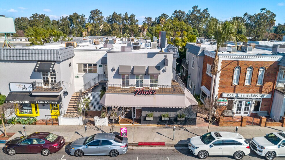 More Photos Of 20969 Ventura Blvd, Woodland Hills Restaurant For Lease