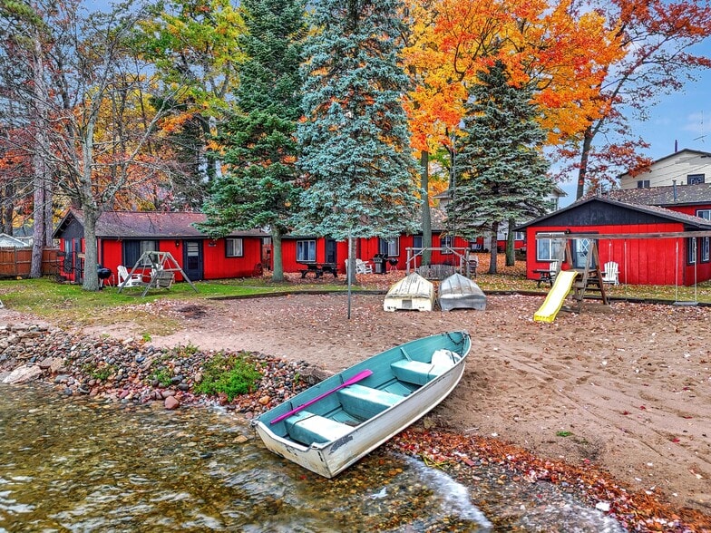 More Photos Of 3881 E Houghton Lake Dr, Houghton Lake Hotel For Sale