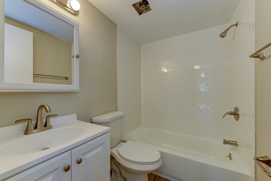 More Photos Of 1363 Pierce St, Lakewood Apartments For Sale