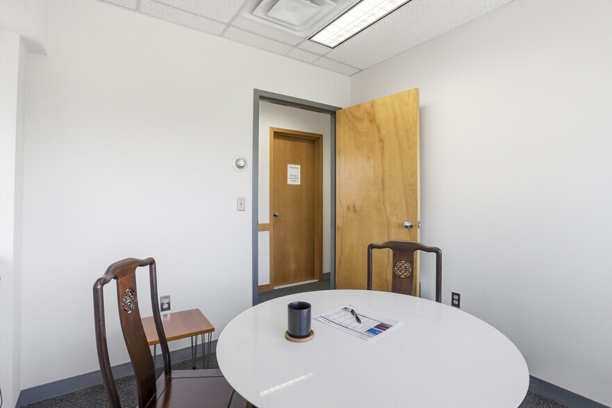 More Photos Of 101 Cambridge St, Burlington Medical For Lease