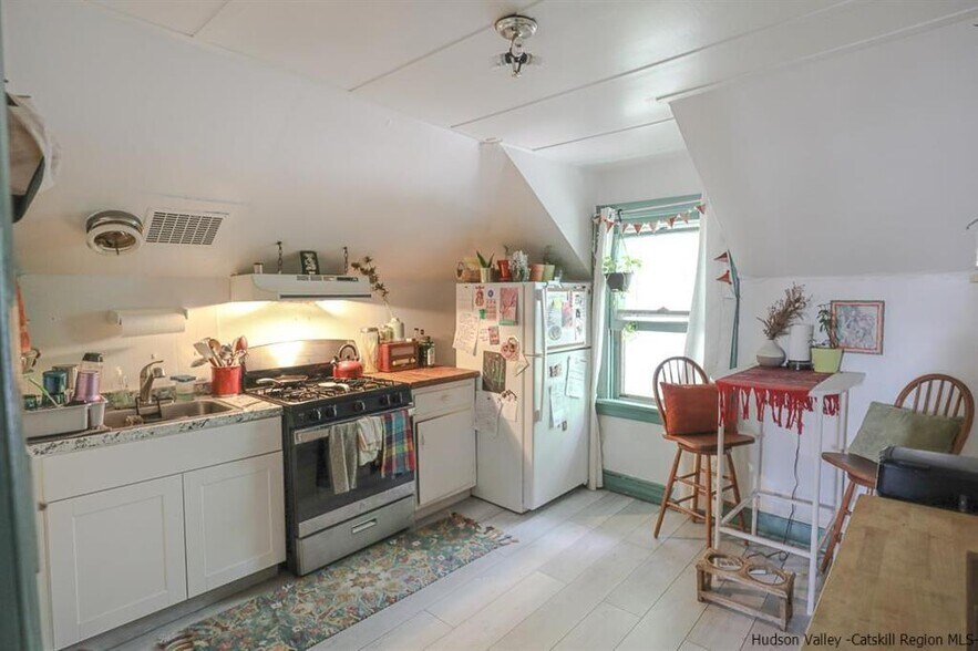 More Photos Of 58 Saint James St, Kingston Apartments For Sale