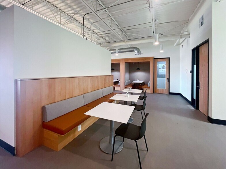 More Photos Of 13509 Lyndon B Johnson Fwy, Garland Coworking Space