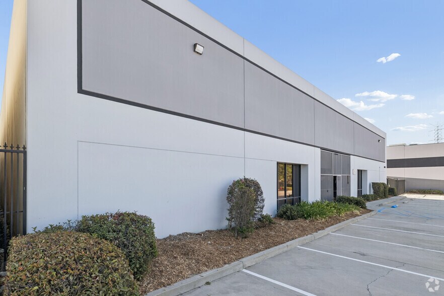 More Photos Of 4800 LittleJohn St, Baldwin Park Warehouse For Lease
