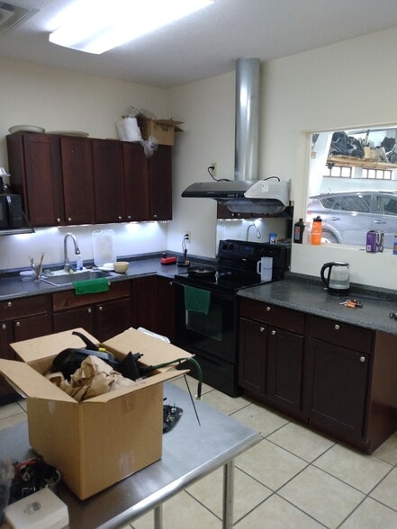 More Photos Of 4100 Indianola Ave, Columbus Auto Repair For Sale