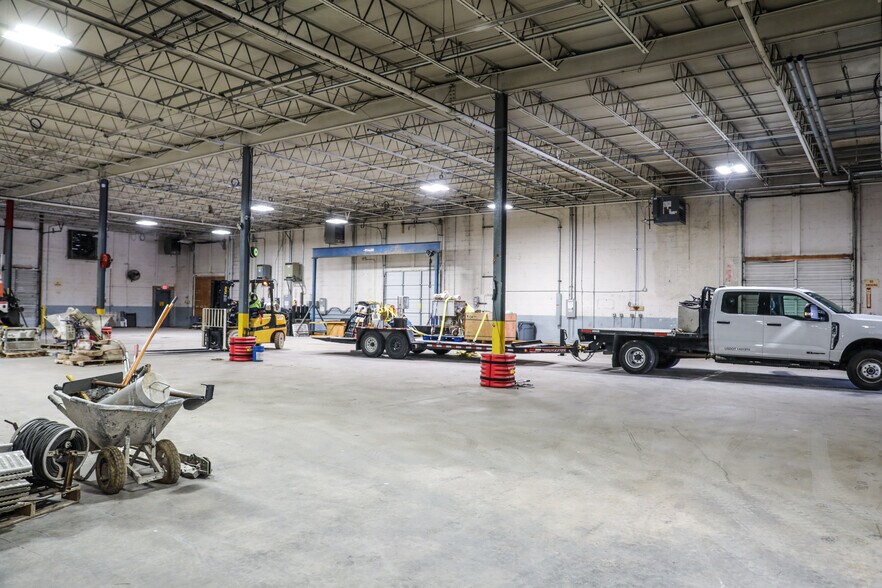 More Photos Of 1585 Roadhaven Dr, Stone Mountain Warehouse For Lease