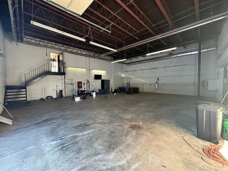 More Photos Of 7200 Colerain Ave, Cincinnati Industrial For Lease