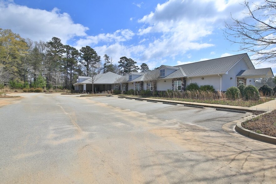More Photos Of 22 Madras Pky, Newnan Assisted Living For Sale