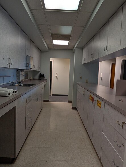 More Photos Of 950 Salem St, Brookville Medical For Lease