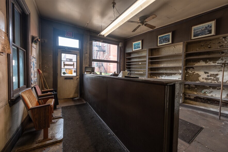 More Photos Of 15-17 Meade Ave, Pittsburgh Auto Repair For Sale