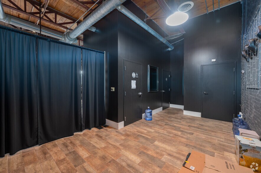 More Photos Of 631 N Central Ave, Atlanta Storefront For Sale