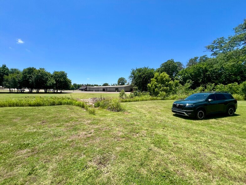 More Photos Of 12007 NE 23rd St, Choctaw Warehouse For Sale