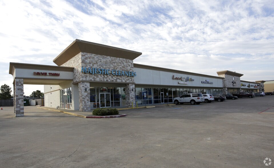 More Photos Of 16427 W Little York, Houston Unknown For Lease