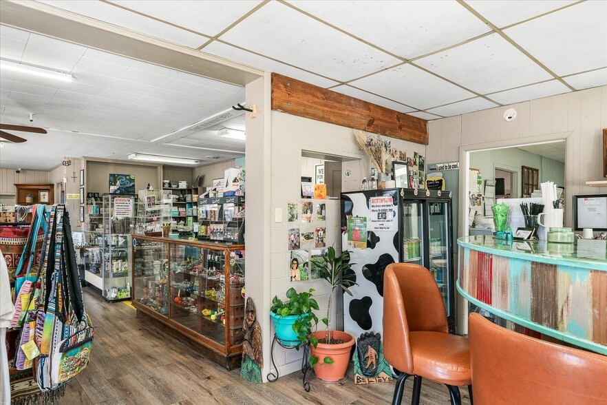 More Photos Of 142 West Ave, Crossville Medical For Sale