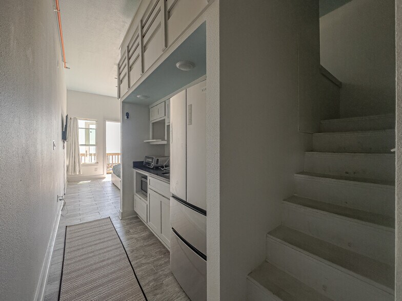 More Photos Of 947 Barkley St, Gilchrist Multifamily For Sale