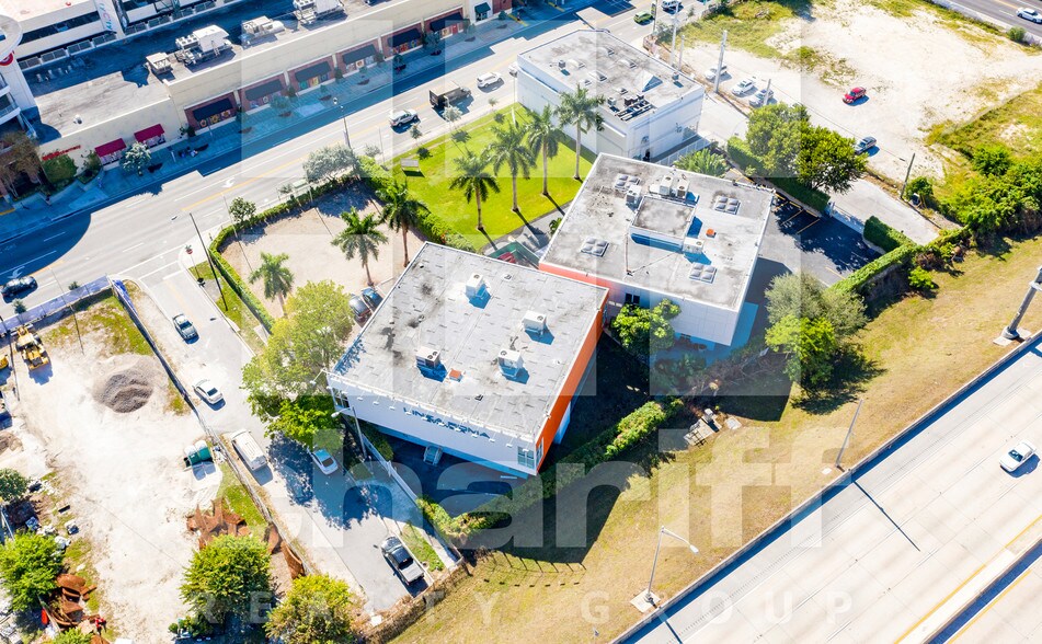 More Photos Of 3620 NE Miami Pl, Miami General Retail For Sale