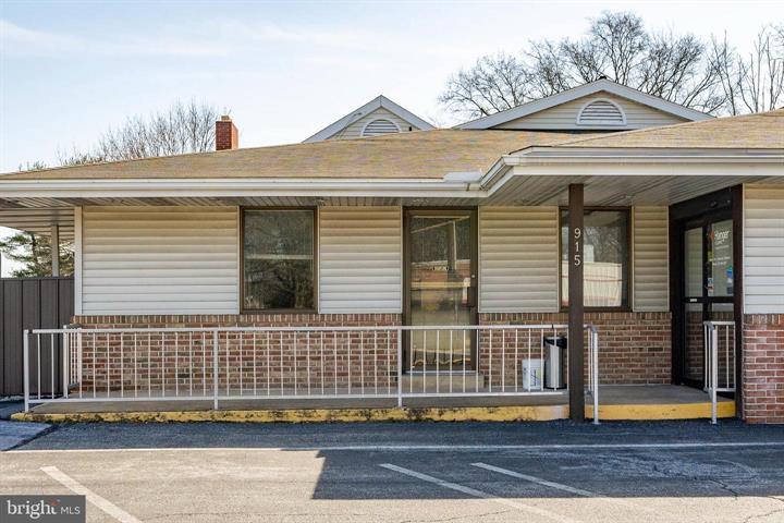 More Photos Of 915 N Hanover St, Elizabethtown Medical For Sale