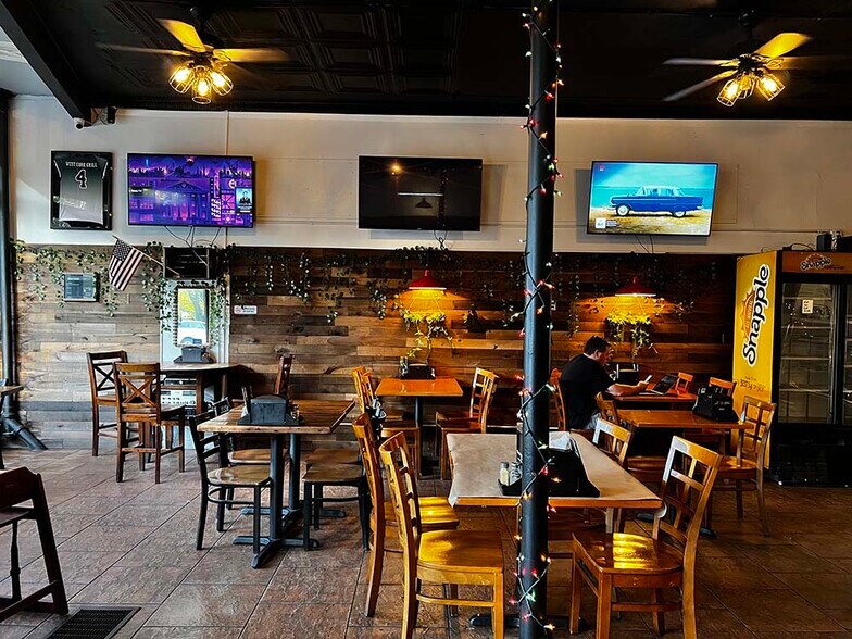 More Photos Of 500 Henderson Ave, Staten Island Restaurant For Sale