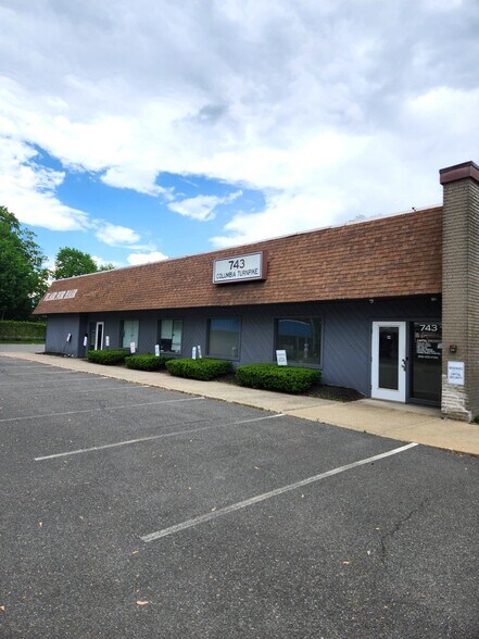 Primary Photo Of 743 Columbia Tpke, East Greenbush Medical For Lease
