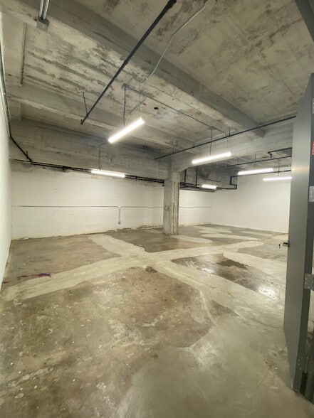More Photos Of 901 E 31st St, Los Angeles Manufacturing For Lease