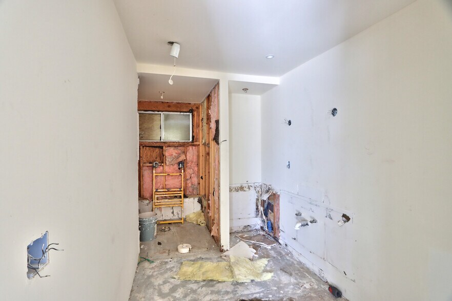 More Photos Of 2249 N Palm Canyon Dr, Palm Springs Hotel For Sale