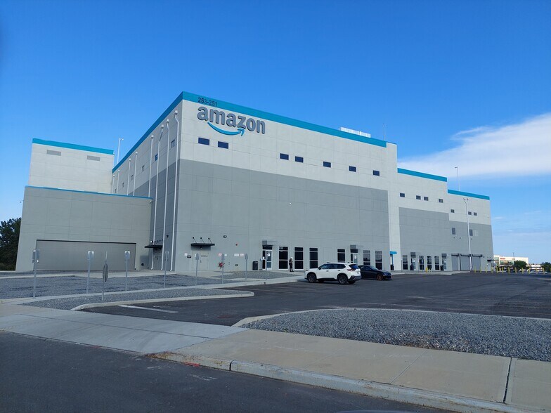 More Photos Of 146-19 228th St, Springfield Gardens Warehouse For Sale