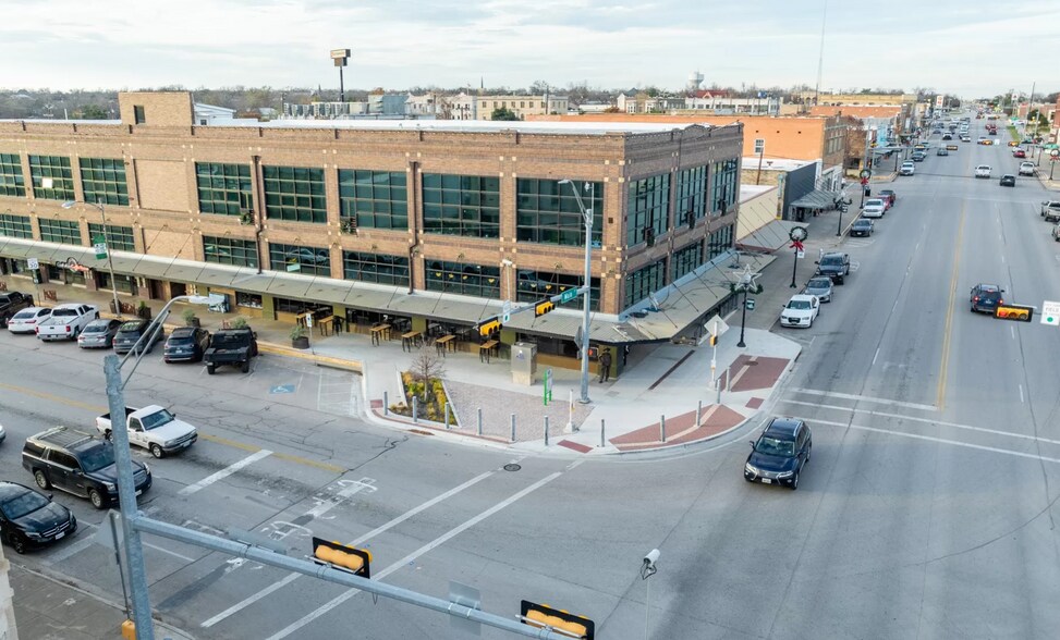 More Photos Of 120 W 2nd St, Taylor General Retail For Sale