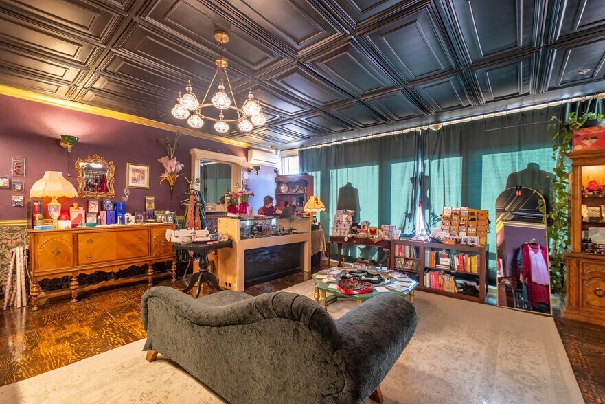 More Photos Of 314-316 Front St, Ketchikan Specialty For Sale