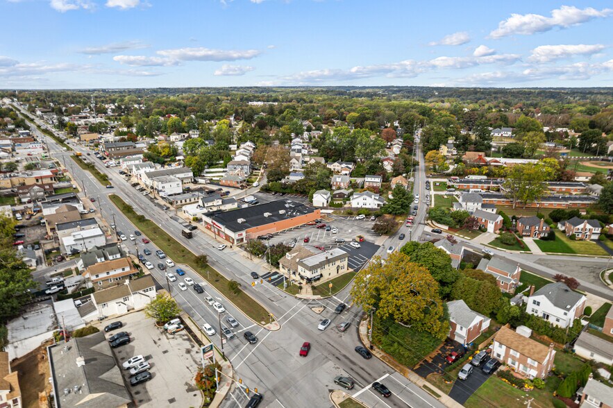More Photos Of 2501 W Chester Pike, Broomall Storefront Retail Residential For Sale