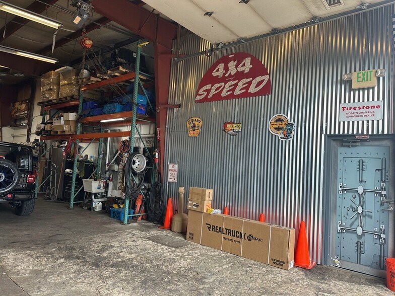 More Photos Of 7216 Ritchie Hwy, Glen Burnie Freestanding For Sale