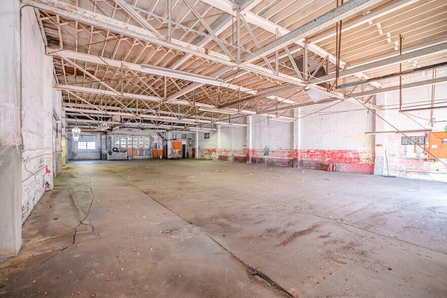 More Photos Of 1520 Alton Rd, Miami Beach General Retail For Sale