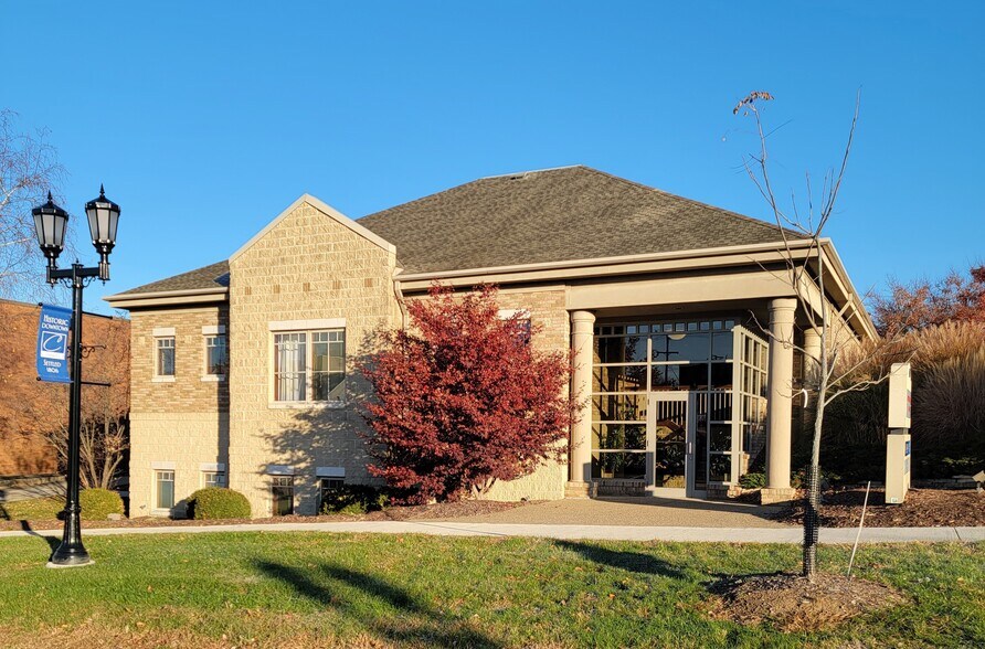 More Photos Of 941 Steubenville Ave, Cambridge Office For Lease