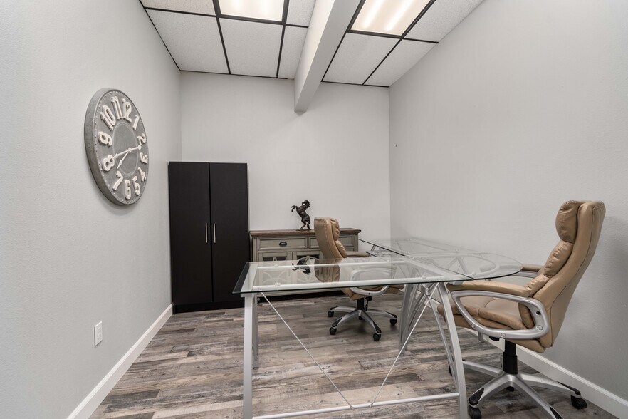 More Photos Of 14718 Union Ave SW, Lakewood Office For Sale
