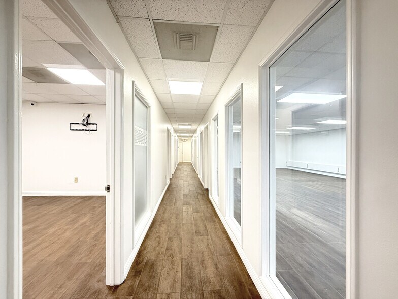 More Photos Of 248-250 E Rowland St, Covina Office For Lease